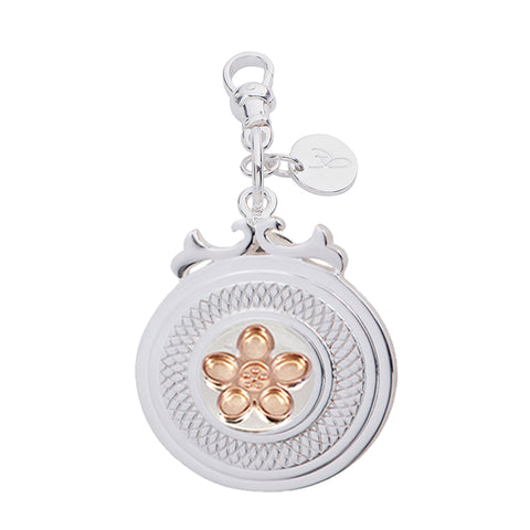 Daisy Sterling Silver Declaration Pendant "Bloom" - Large