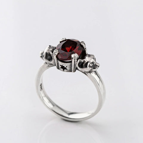 Nick Von K - Salem Cat ring with Garnet Sterling Silver