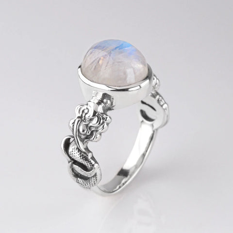 Nick Von K - Mermaid ring in Sterling Silver with Rainbow Moonstone