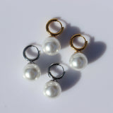Fabuleux Vous - Steel Me Silver Round Pearl Earrings