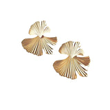 Lindi Kingi - Leafy Embrace Earrings | Gold